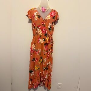 Band of gypsies flattering floral dress size L 👗🌺